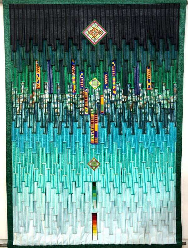 ABDOULAYE KONATÉ 1. Vert Touareg et kente - BINTOU T., 2024 Textile 211 × 150 cm — 83 × 59 in Photo © Artist's studio