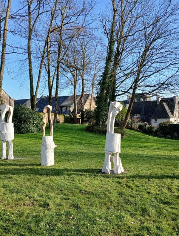 HORS LES MURS