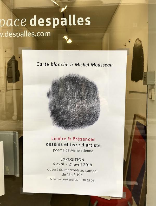 Affiche de l'exposition dans la vitrine de l'Espace Despalles