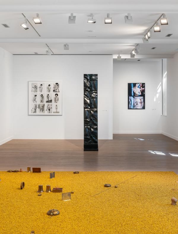 Vue de l’exposition « Trajectoires que je suis, Lauréates du prix d’honneur AWARE »