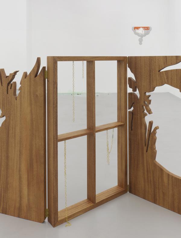 Monika Emmanuelle Kazi – terrain meuble