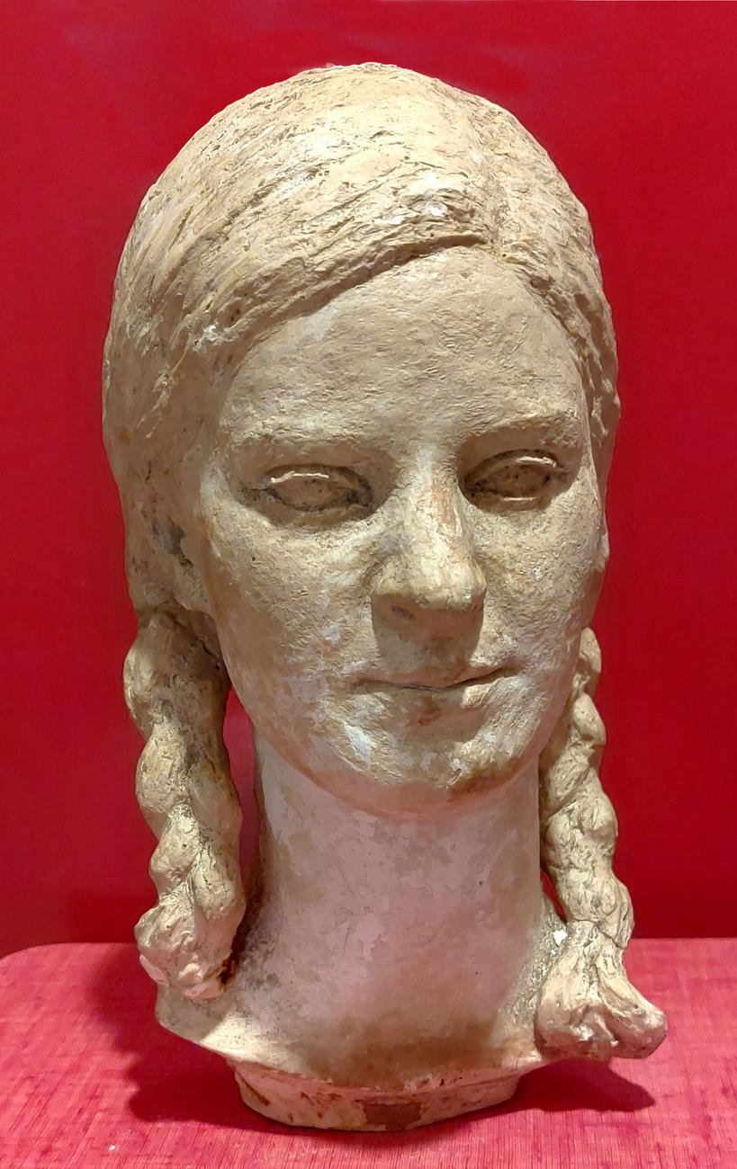 Portrait de Marie France Chabrerie Plâtre (face) 