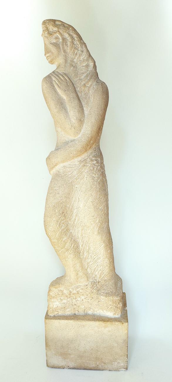 Léda (1) Pierre blanche taille directe Léda avec socle intégré H=85 cm hors socle 