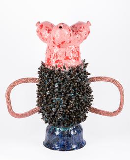 King Houndekpinkou (1987), Gravité : Trois Bouteilles sur L'Autel Sacré du Temple Mojo, 2021, céramique émaillée, mélanges de grès blanc et noir ( USA, Japon, Bénin), emaux verts, roses et bleus,64.5 x 61 x 32 cm