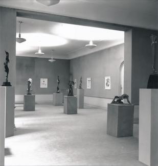 Vue intérieure de la salle d'exposition de la galerie Maeght, 1948, vue 13