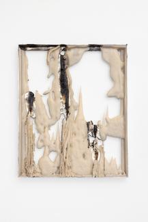 Juliette Minchin, Flambeaux, avenue Jean Jaurès, 2025. Étain, cire, mèches et acier étamé, 60 x 50 x 5cm ©Romain Darnaud