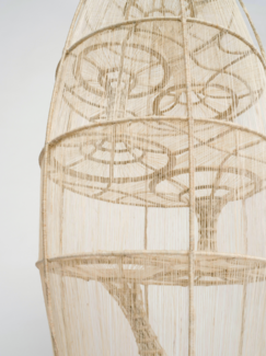 WanBing Huang, Shēng Dòng – Structure intérieure, 2025 Installation textile en Xiabu (Ramie), fil tendu sur structure métallique Dimensions variables