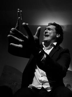 Photographie en noir et blanc sur le thème du flamenco