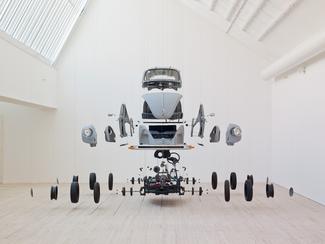 Damián Ortega, Cosmic Thing, 2002. © Helene Toresdotter_Malmö konsthall 