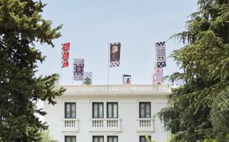 Le Jeu de la rose et du carré — 8 Flags