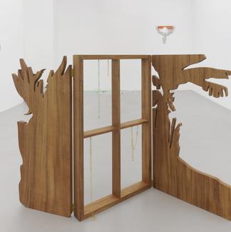 Monika Emmanuelle Kazi – terrain meuble