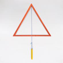 Triangle rouge au bâton suspendu