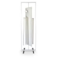 Sculpture portique blanc aux panneaux articulés