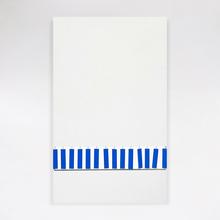 Rectangles bleu suspendus dans un tableau