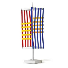 Sculpture mâts aux lamelles de couleurs croisées