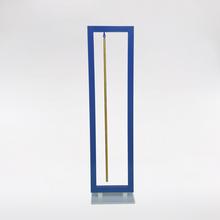 Portique bleu et barre dorée