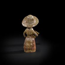 Femme au chapeau et au panier conique, 1960