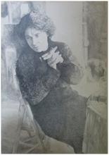 Assis, pull astrakan, mains jointes - 1989