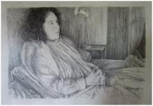 Assis, chemise à plis, mains croisées - 1989