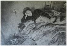 Couché lit, accoudé oreiller - 1993