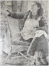 Assis de côté, fauteuil rotin, robe chat, bague noire - 1983