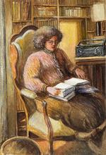Gilet rose, gros livre sur les genoux