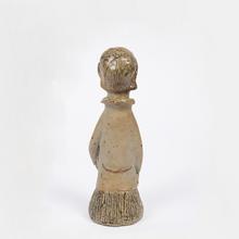 Femme au manteau beige (Bouquetière), 1967