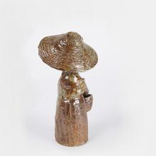 Femme à la large écharpe et à la robe rayée (Bouquetière), 1963