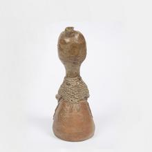 Femme à la cape et au tablier (Bouquetière), 1948