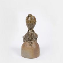 Femme à la petite cape et au tablier à pois (Bouquetière), 1948