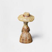 Bouquetière au chapeau chic, c. 1960