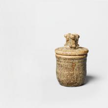 Pot à tabac avec trois béliers, 1944