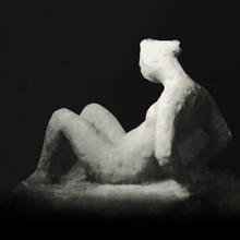 Académie de Femme les mains dans le dos - circa 1935