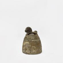 Lion schèmatique (pot couvert), 1945