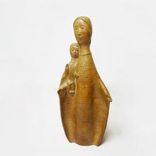 Marie avec sur son bras droit Jésus bénissant, 1962
