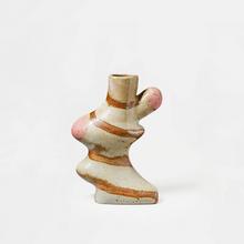 Vase aux protubérances roses, 1975