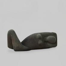 Femme allongée - Grès rose - 1966