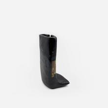 Présentoir noir avec tapis de carrés jaunes (vase), 1971