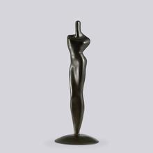 Opus 034 — Femme supérieure (La Femme)— 1929.Pièce signée sur le socle
