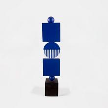 Totem bleu, cube noir — 2005
