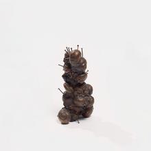 Fétiche à clous — 1976
