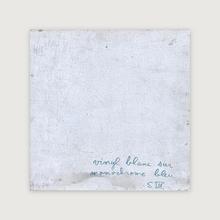 vinyl blanc sur monochrome bleu — 1968