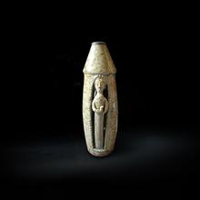 Femme à l'oiseau (pied de lampe)