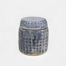 Bleu à points noirs (pot couvert), 1950