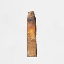 Stèle à la tache noire, 1986