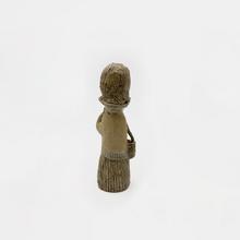 Femme se protégeant du froid (bouquetière), 1971