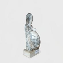 Femme enceinte de jumeaux - (Albâtre) - 1986