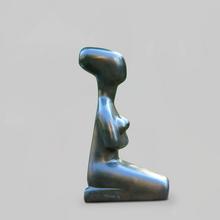 Petite Femme Agenouillée (Bronze) - 1976