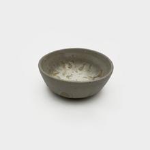 Coupe avec d'essais d'émail blanc, 1953
