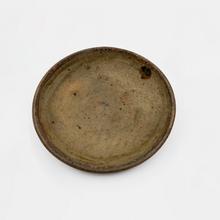 Assiette plate relevée, 1948